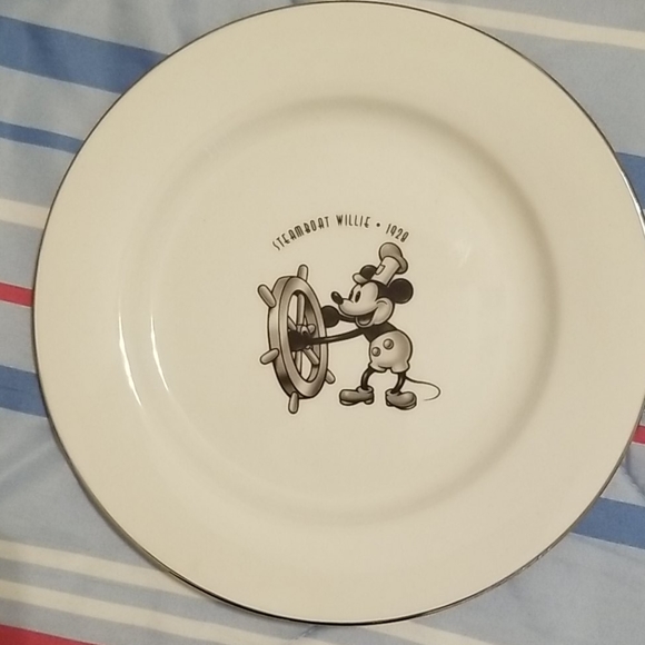 Disney plate - Picture 1 of 3